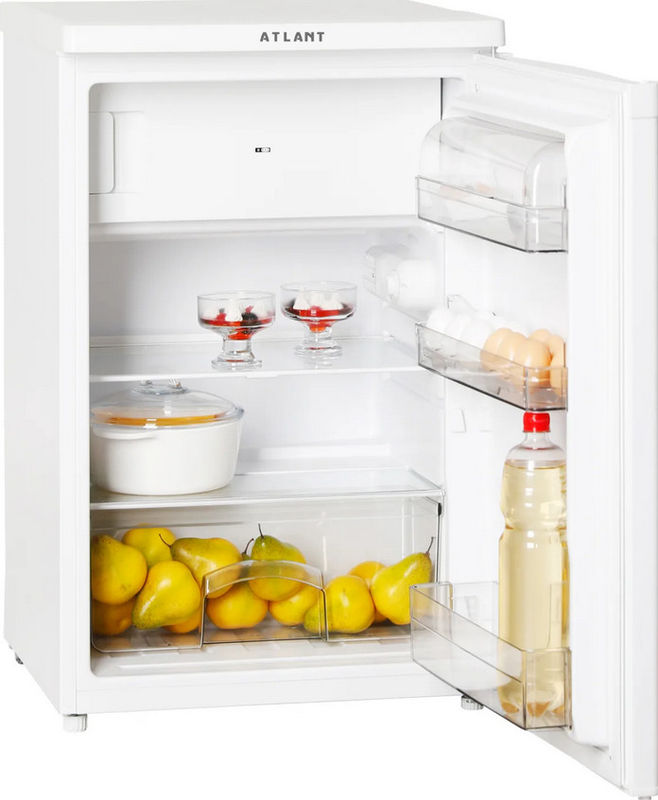 Мини-холодильник с продуктами